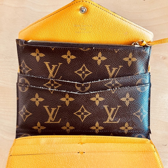 2012 Louis Vuitton Emilie Wallet - Picture 2 of 5